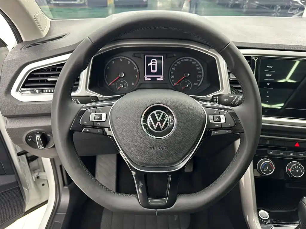 VOLKSWAGEN T ROC EXPLORING SONGS