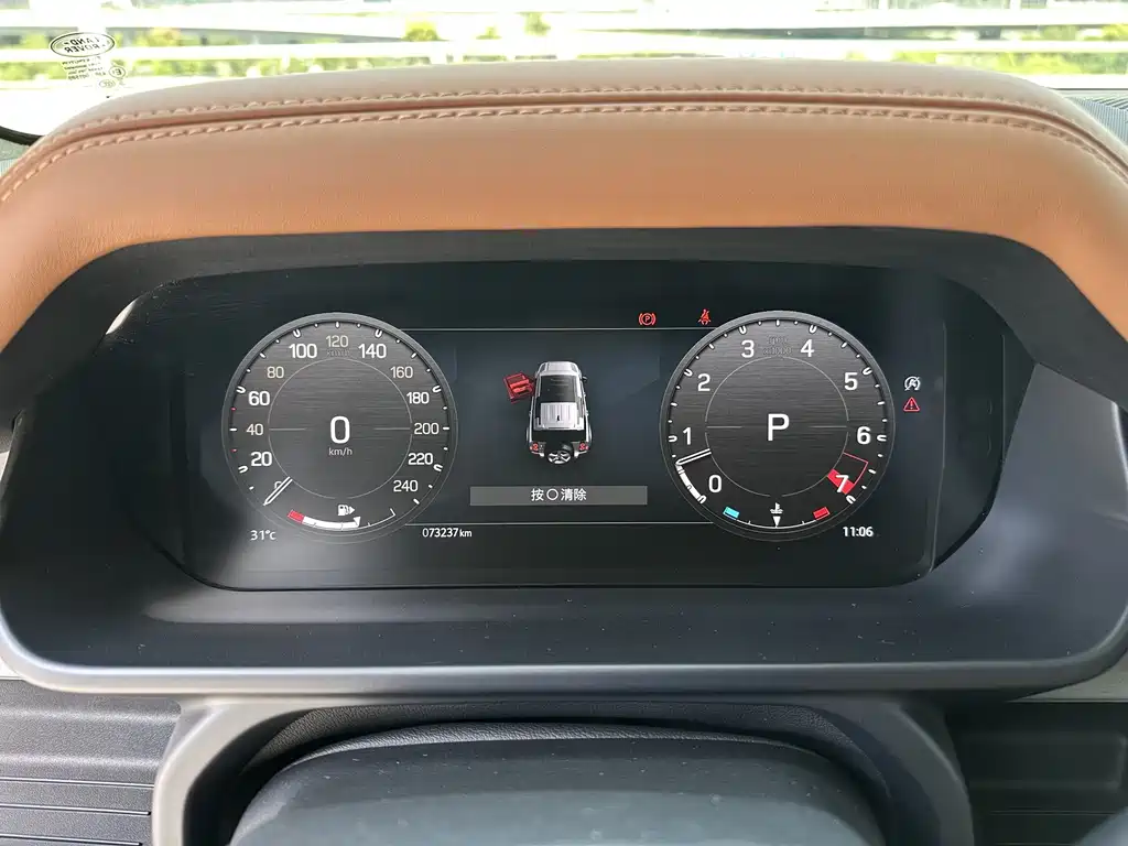 Land Rover Defender — миниатюра 5