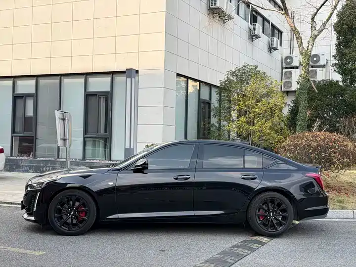 Cadillac CT5 — миниатюра 4