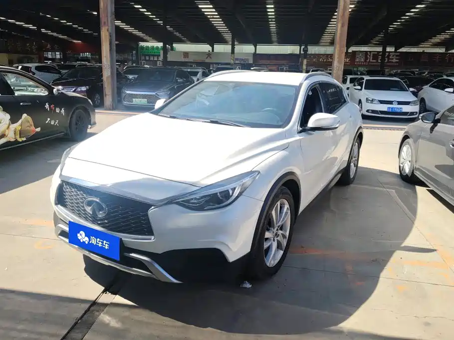 Infiniti QX30
