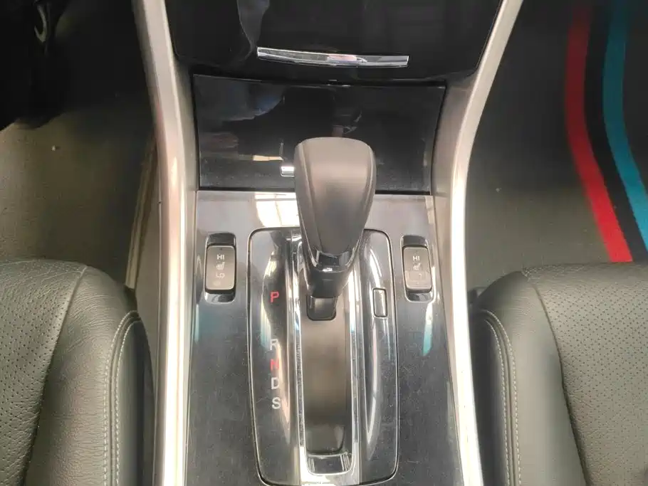 Honda Accord — миниатюра 16