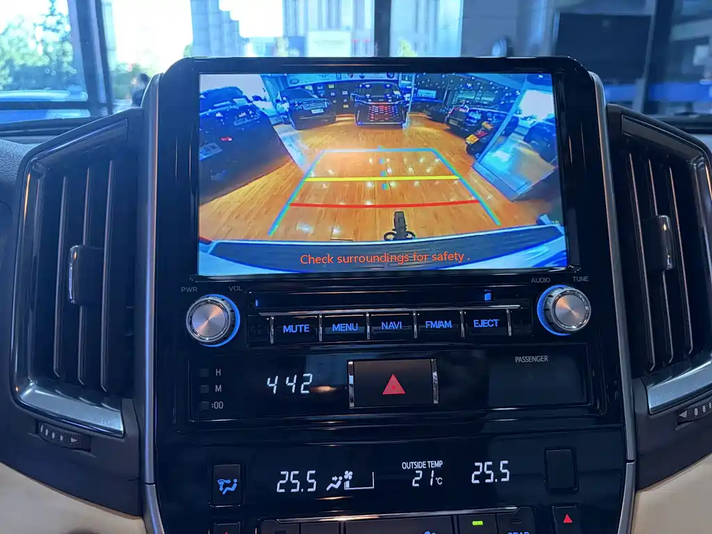 Toyota Land Cruiser — миниатюра 5