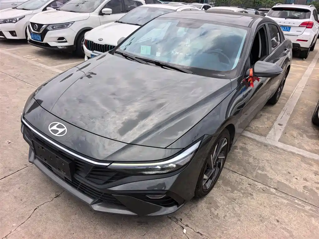 Купить Hyundai Elantra