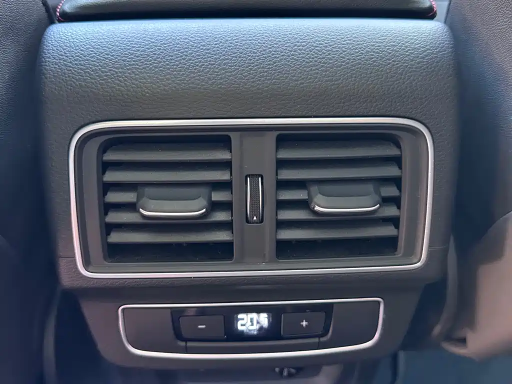 Audi Q5L — миниатюра 7