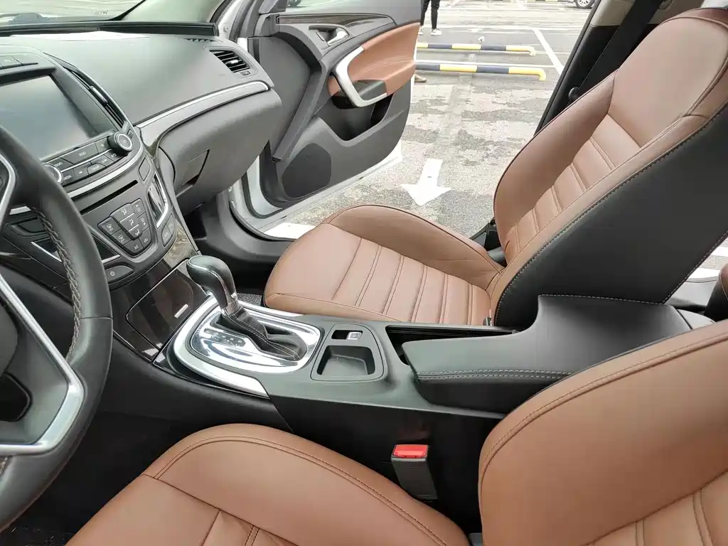 Buick Regal — миниатюра 10