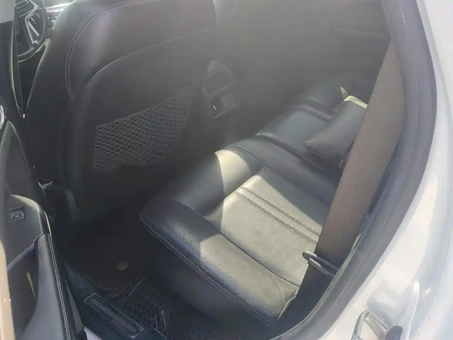 Cadillac SRX — миниатюра 11