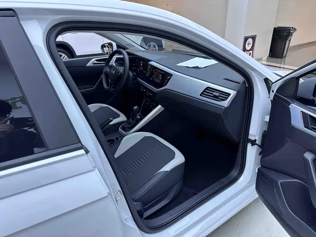 Volkswagen Polo — миниатюра 11