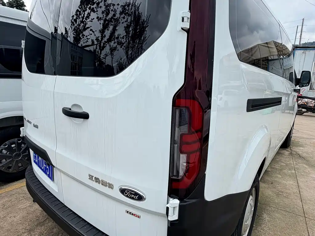 Ford Transit — миниатюра 5