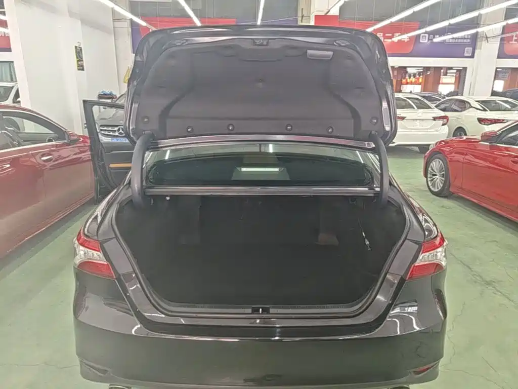 Toyota Camry — миниатюра 19