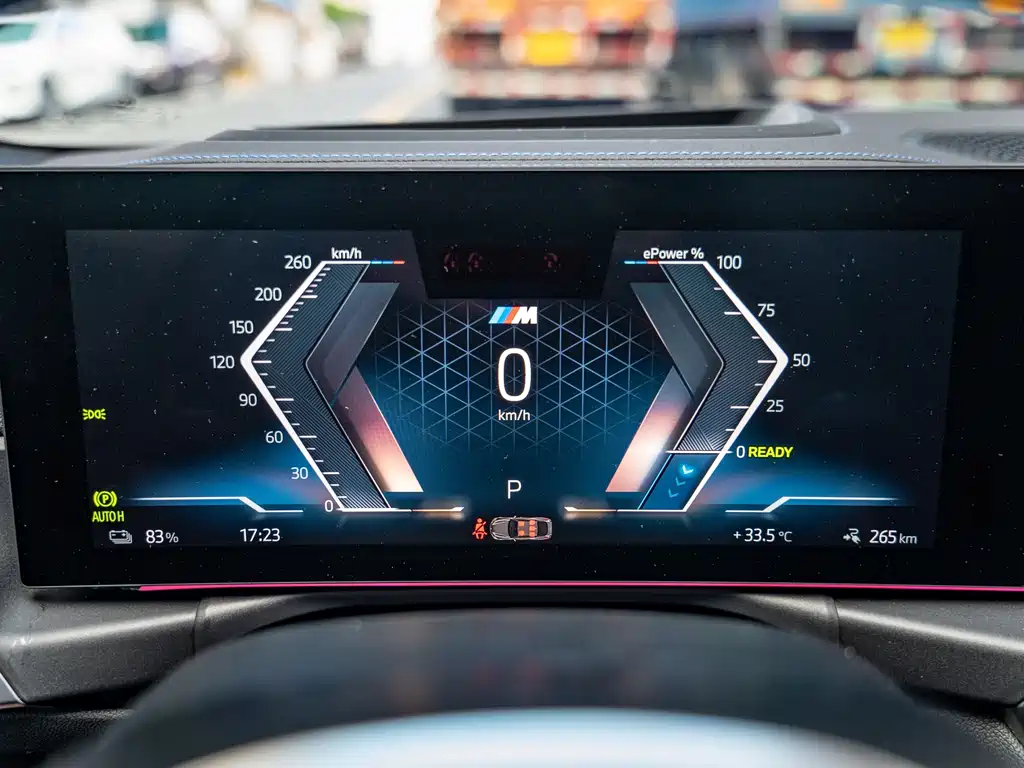 BMW i4 — миниатюра 10