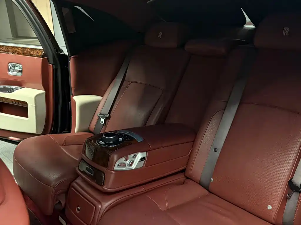 Rolls-Royce Ghost — миниатюра 7