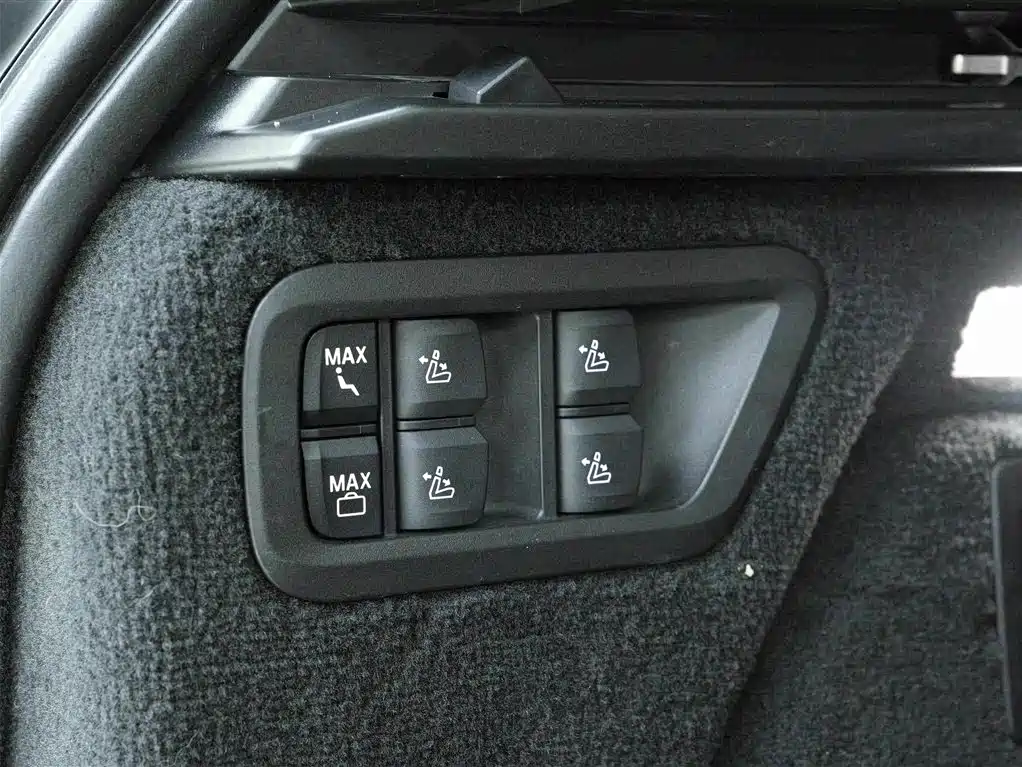 BMW X7 — миниатюра 21