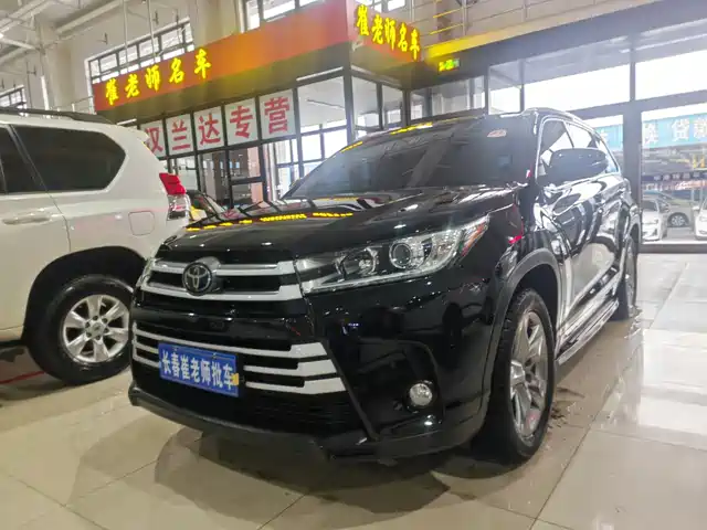 TOYOTA HIGHLANDER