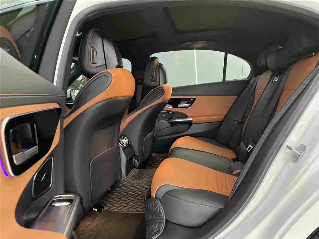 Mercedes-Benz C-Class — миниатюра 8
