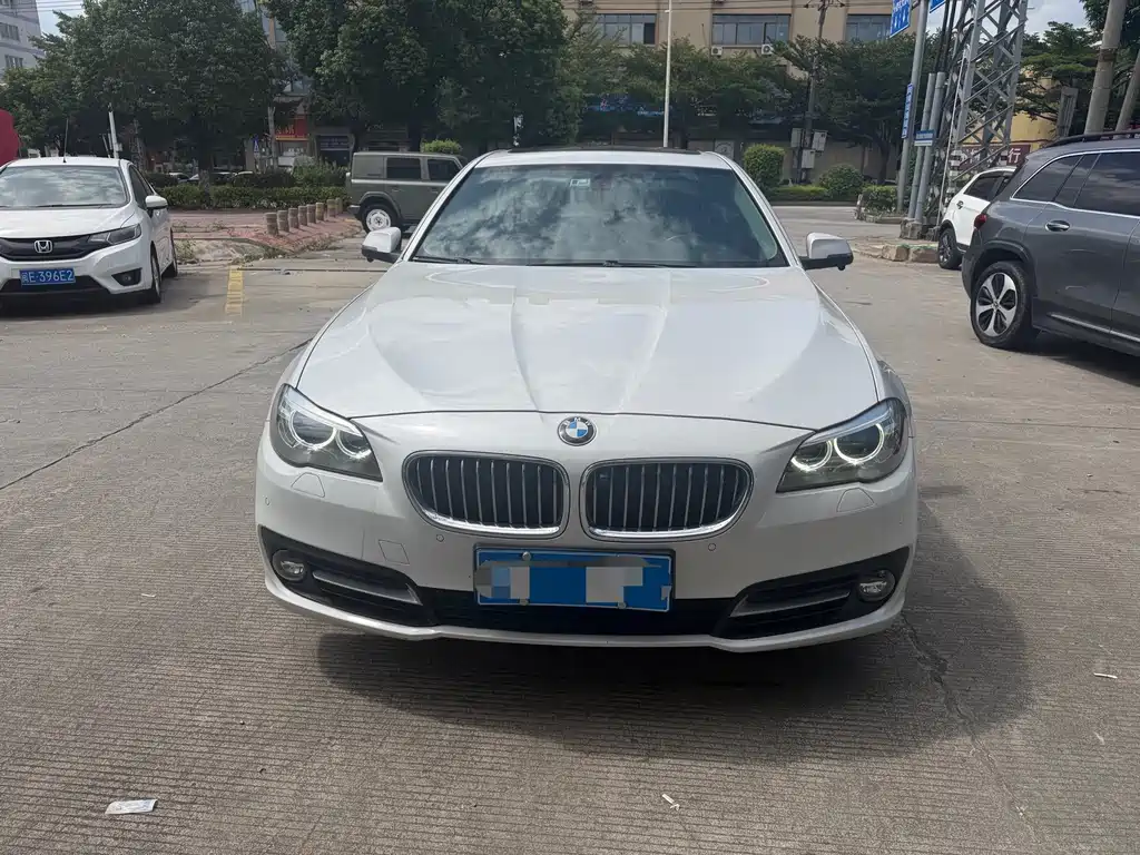BMW 5 Series — миниатюра 2