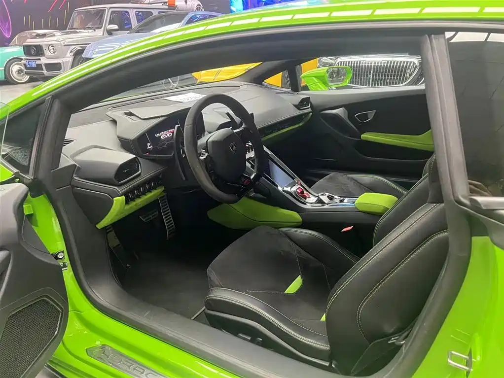 LAMBORGHINI HURACÁN