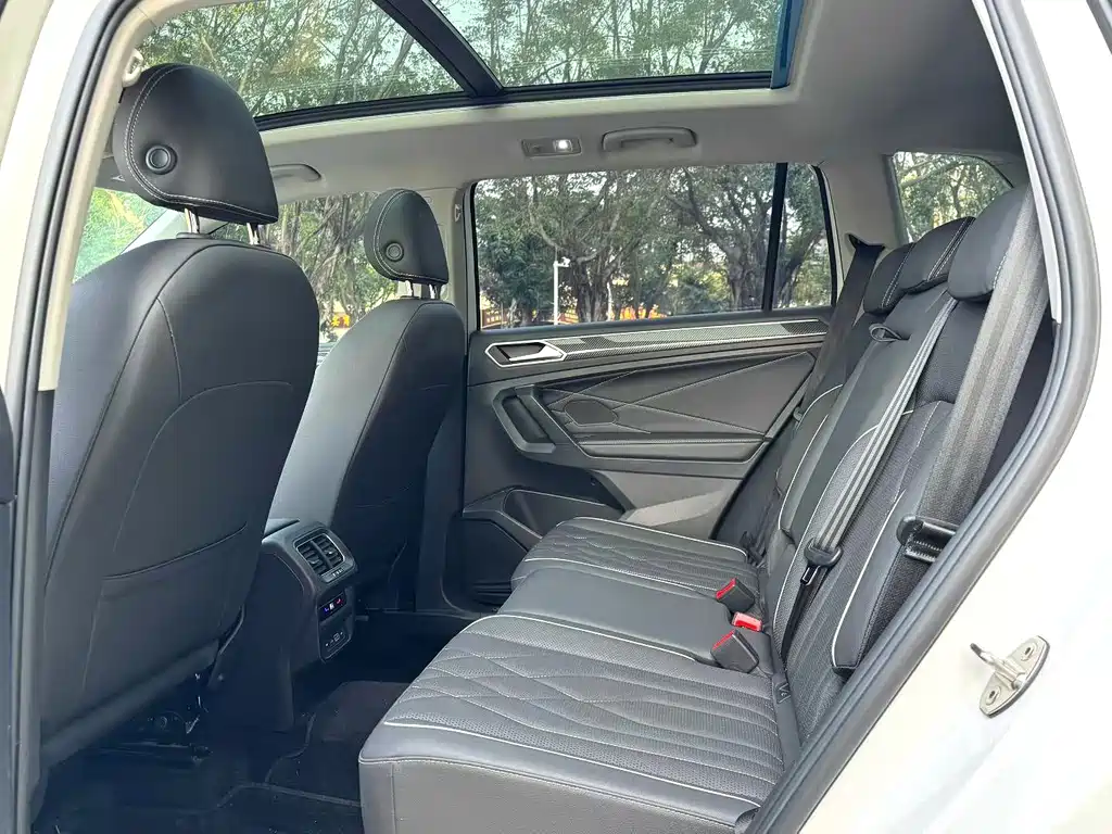 Volkswagen Tiguan L — миниатюра 6