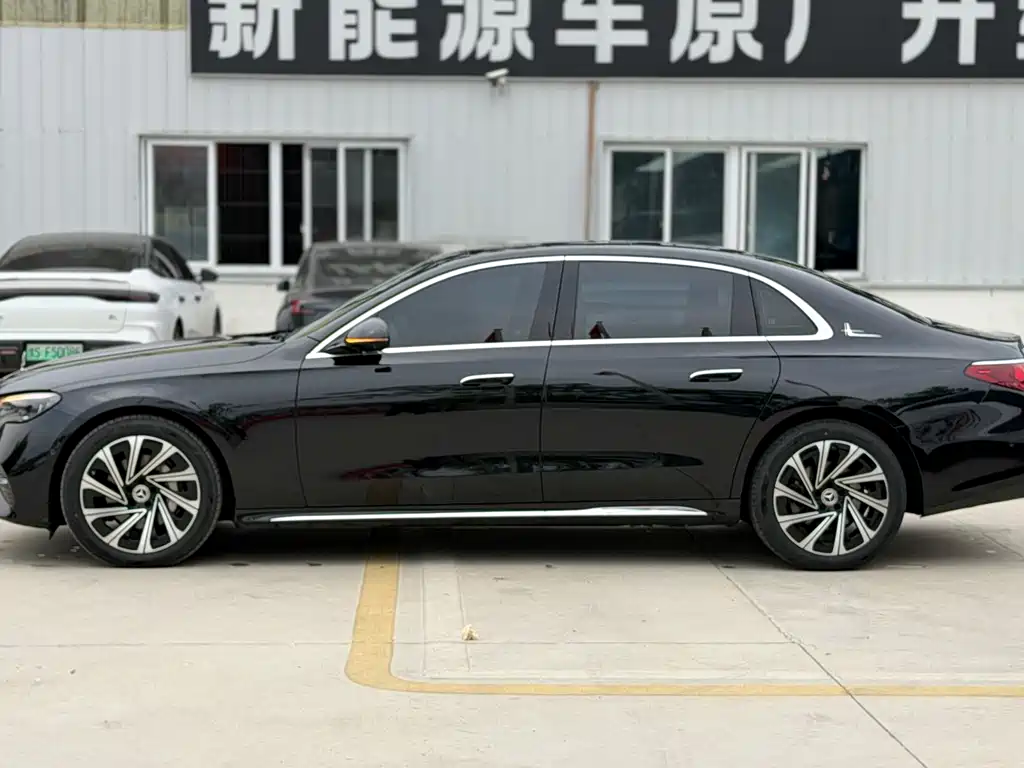 Mercedes-Benz E-Class — миниатюра 4