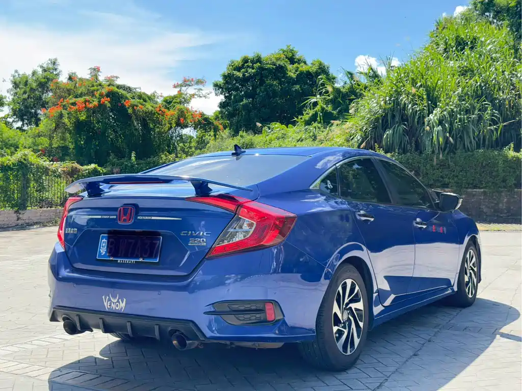 Honda Civic — миниатюра 6