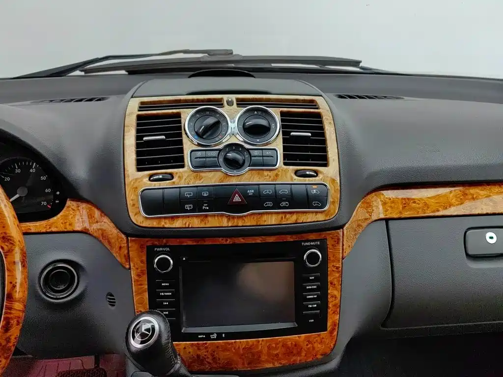 Mercedes-Benz Vito — миниатюра 22