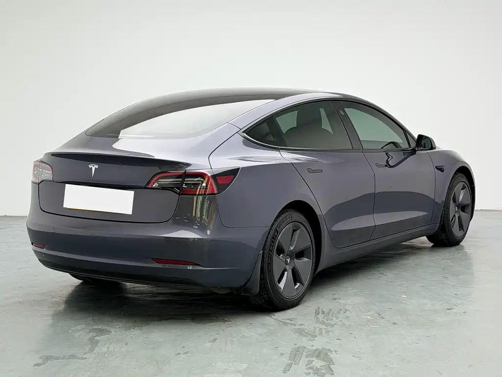 Tesla Model 3 — миниатюра 6
