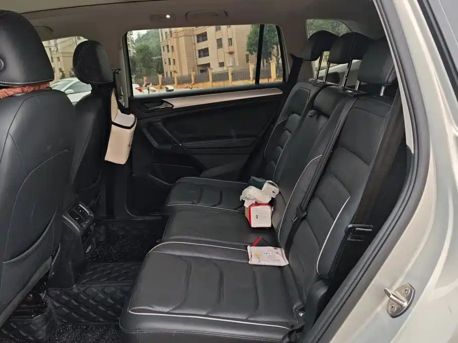 Volkswagen Tiguan L PHEV — миниатюра 11