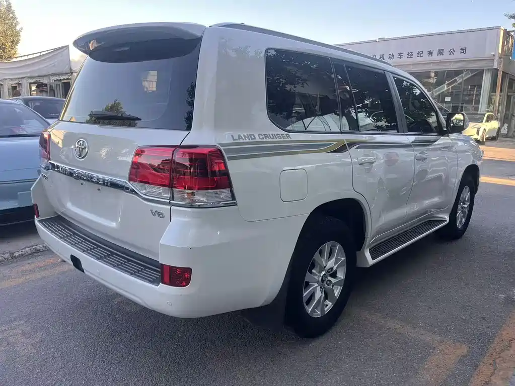 Toyota Land Cruiser — миниатюра 11