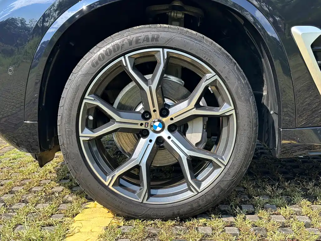 BMW X5 — миниатюра 22