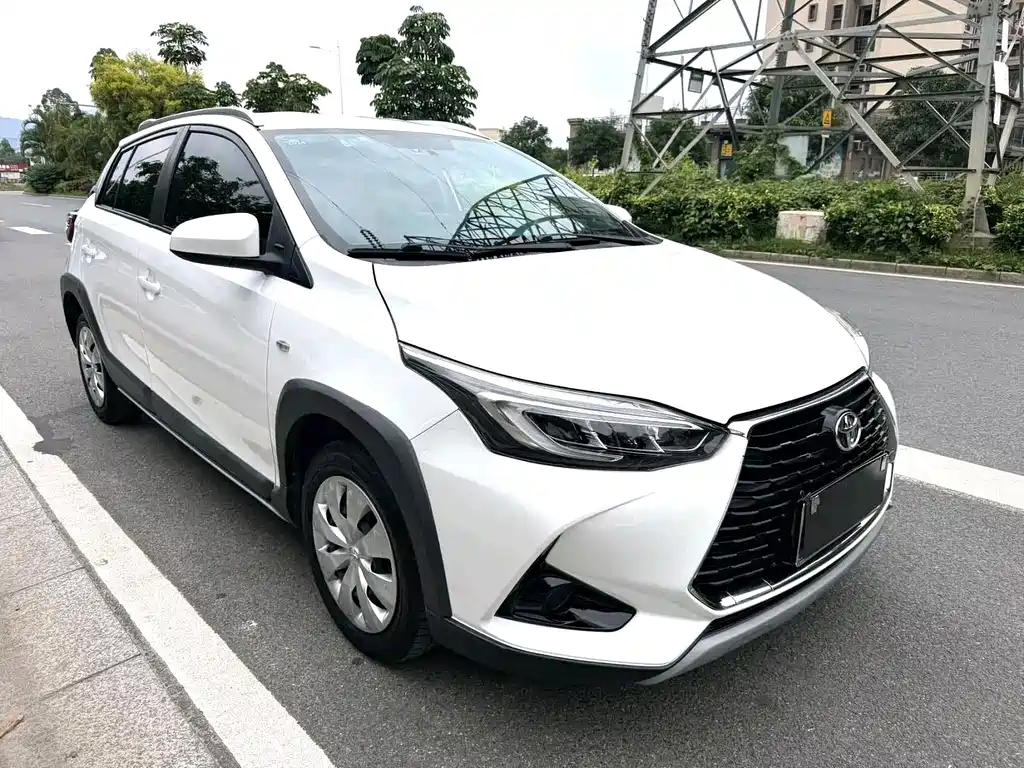 Toyota Yaris L — миниатюра 3