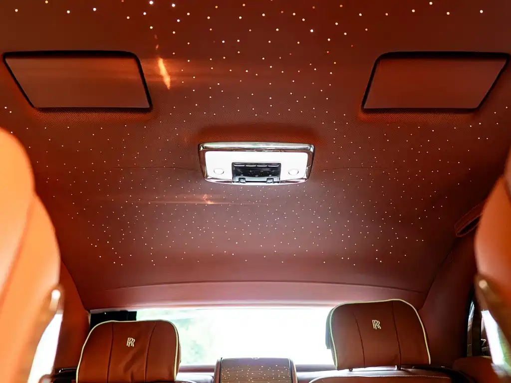 Rolls-Royce Phantom — миниатюра 13
