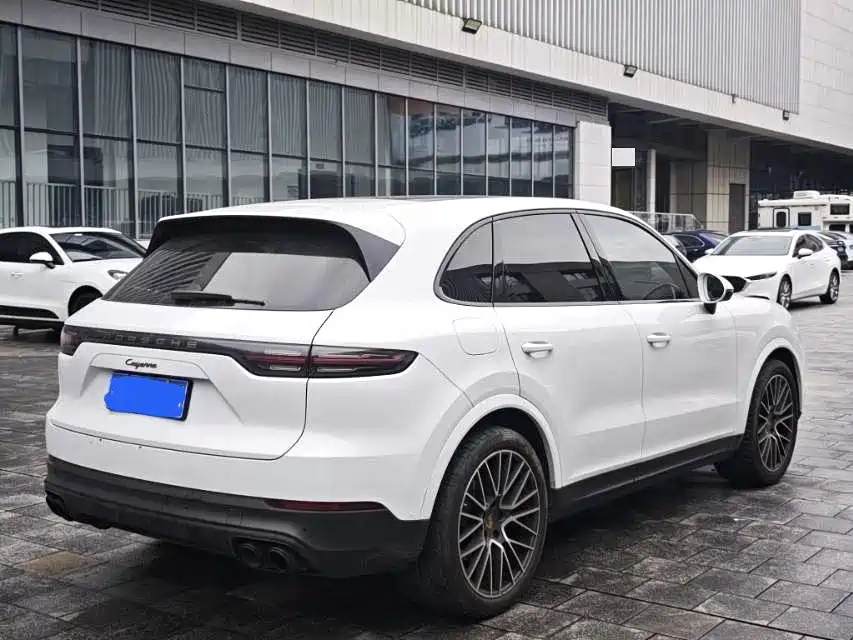 Porsche Cayenne — миниатюра 15