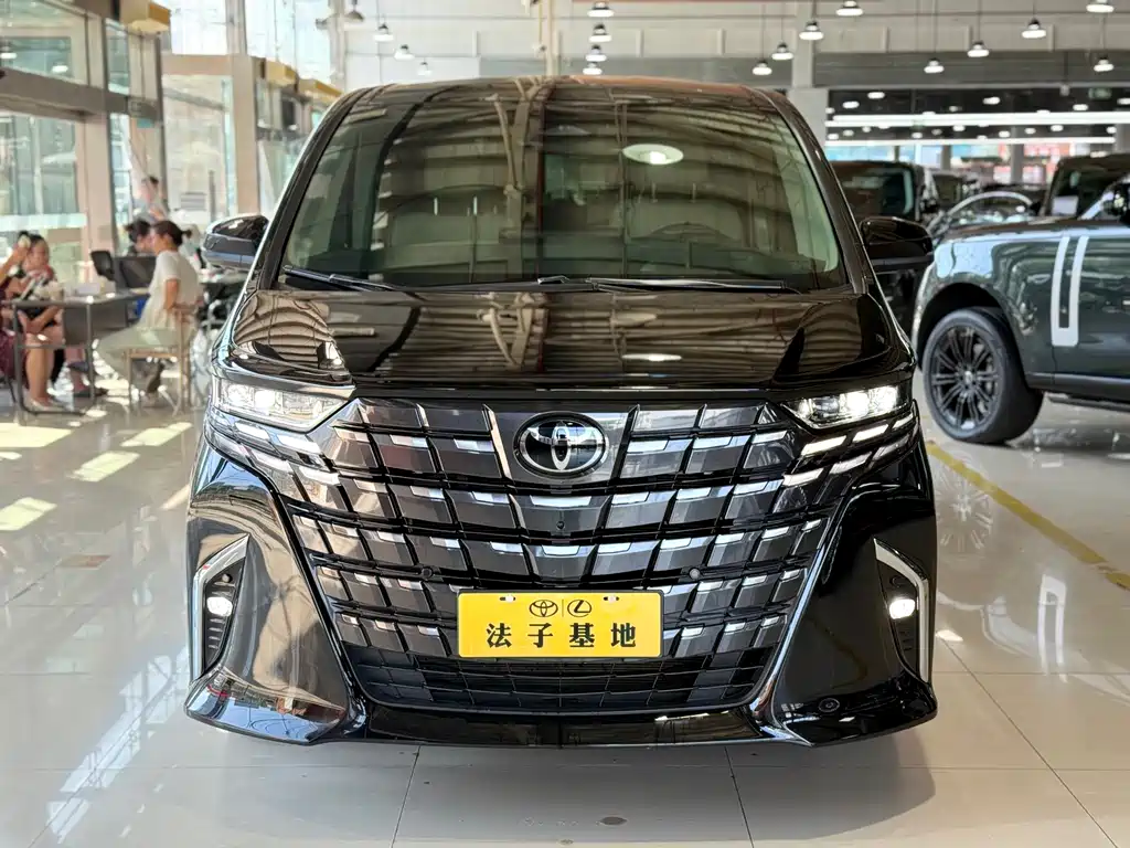 Toyota Alphard — миниатюра 2