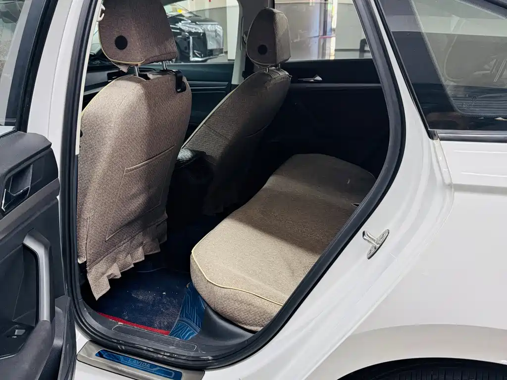 Volkswagen Lavida — миниатюра 9