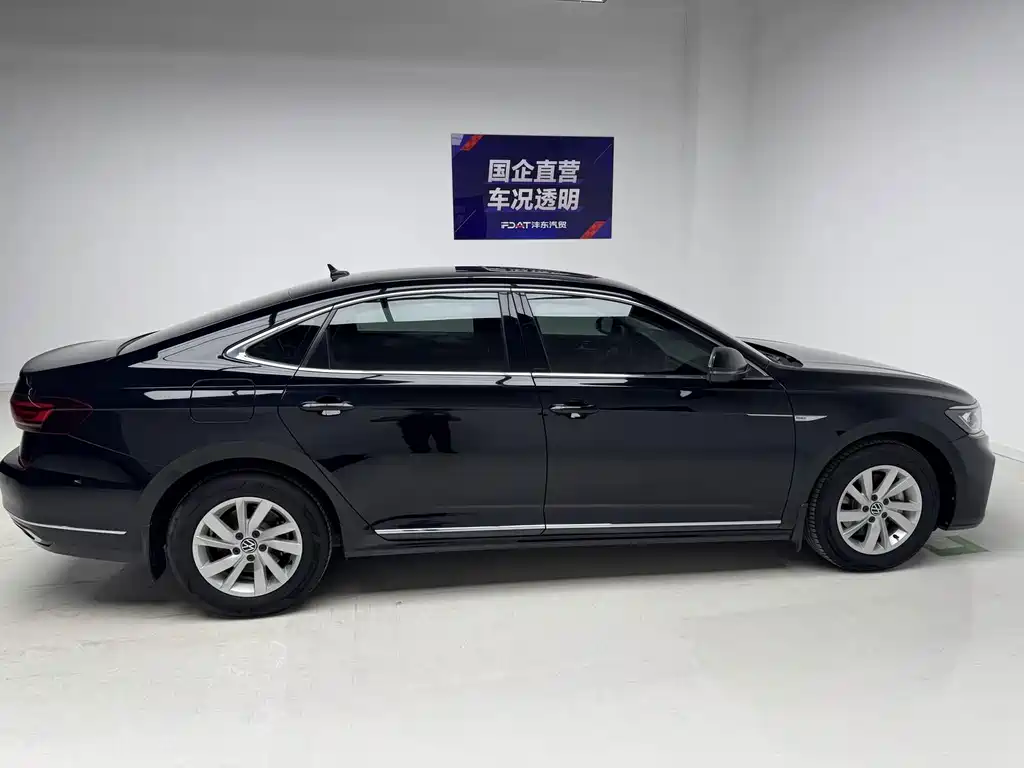 Volkswagen Passat PHEV — миниатюра 7