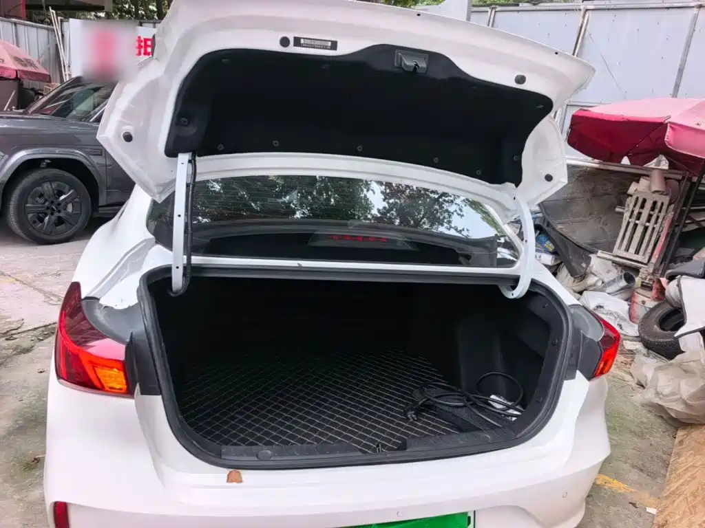 Changan Eado New Energy — миниатюра 19