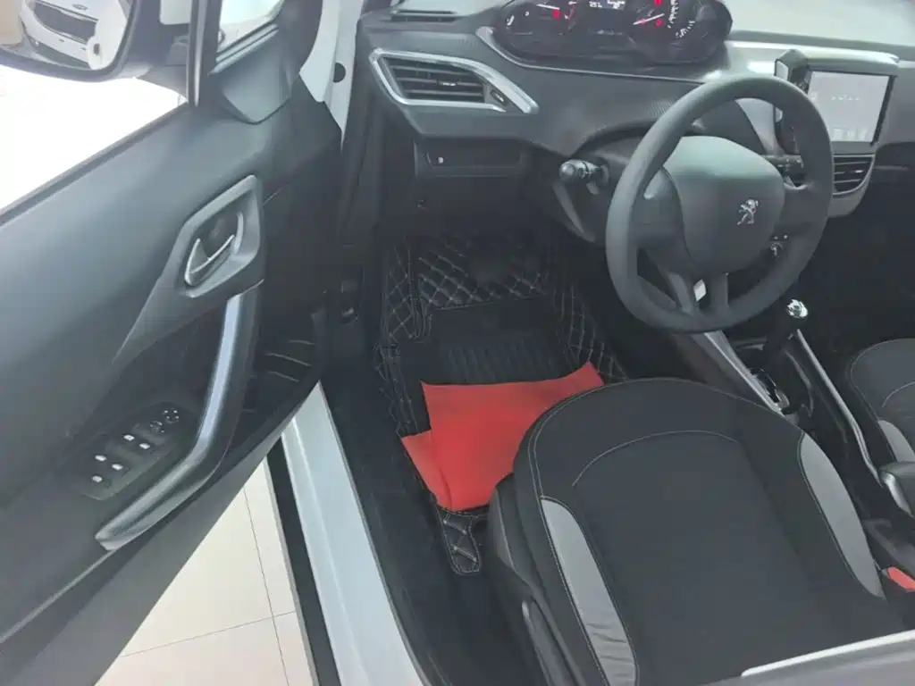 Peugeot 2008 — миниатюра 16