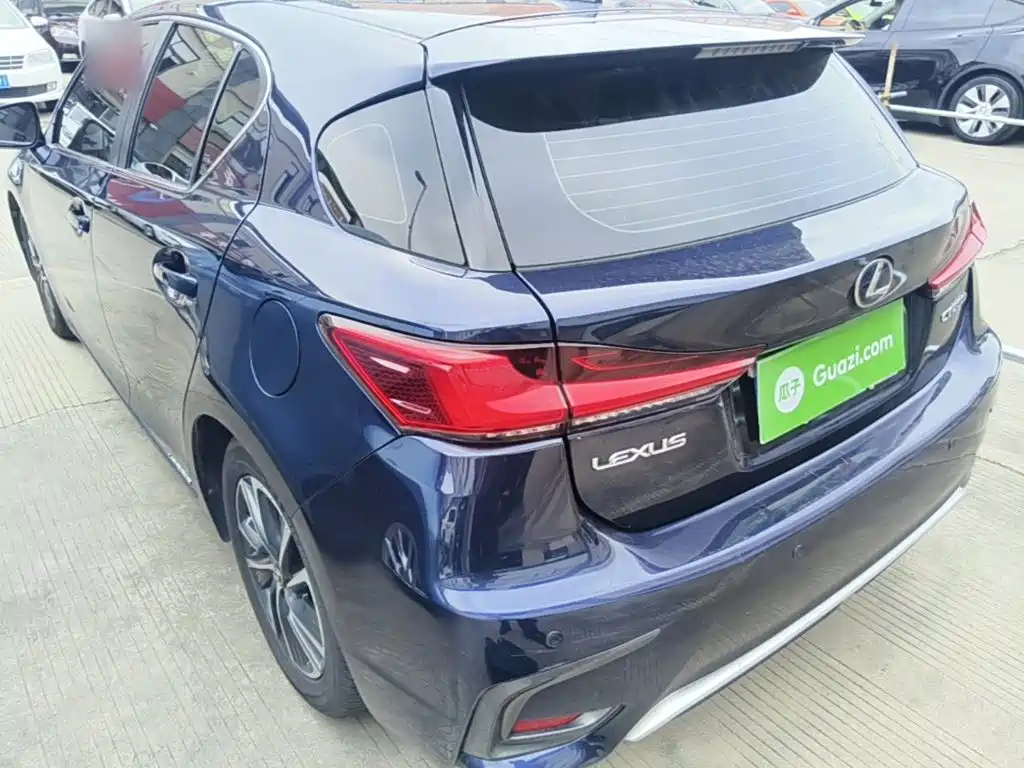 Lexus CT — миниатюра 5