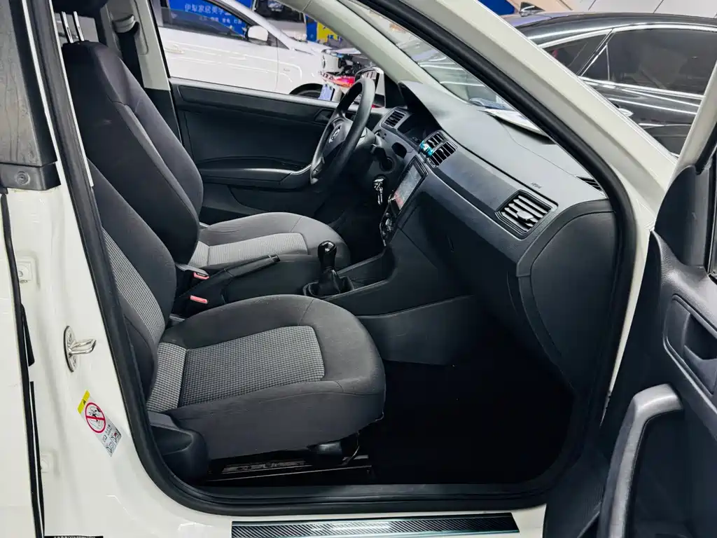 Volkswagen Santana — миниатюра 11