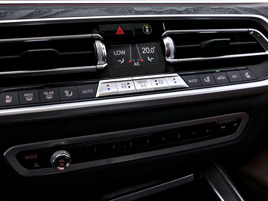 BMW X7 — миниатюра 9