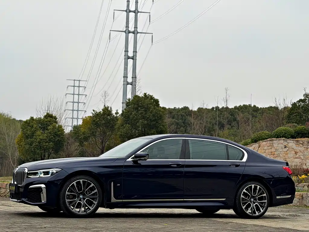 BMW 7 SERIES