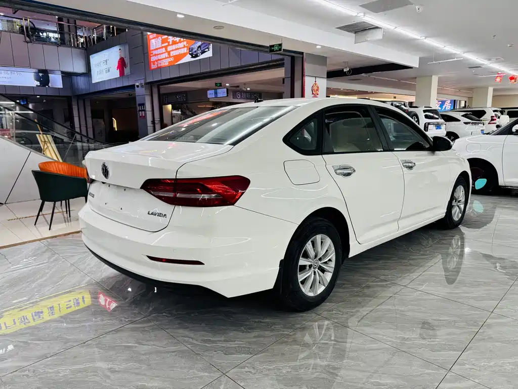 Volkswagen Lavida — миниатюра 4