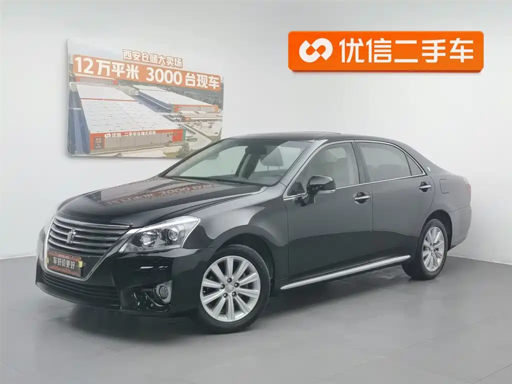 Toyota Crown 2014