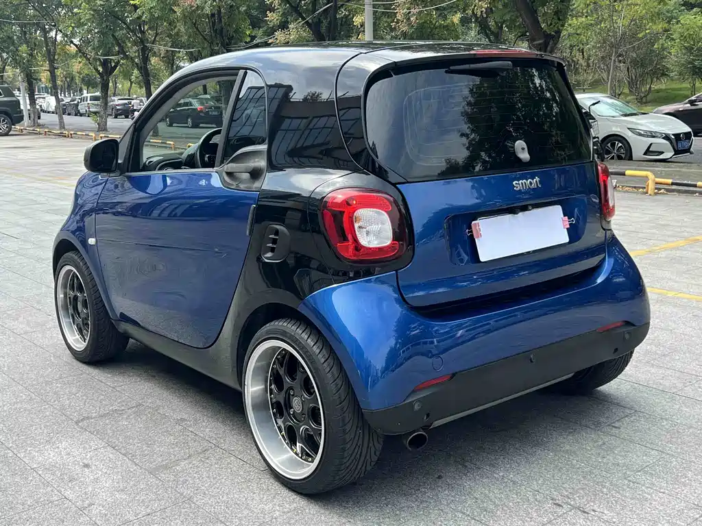 smart Smart Fortwo — миниатюра 8