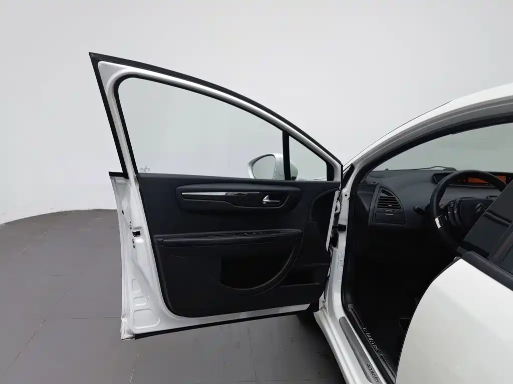 Citroen C-Quatre — миниатюра 8