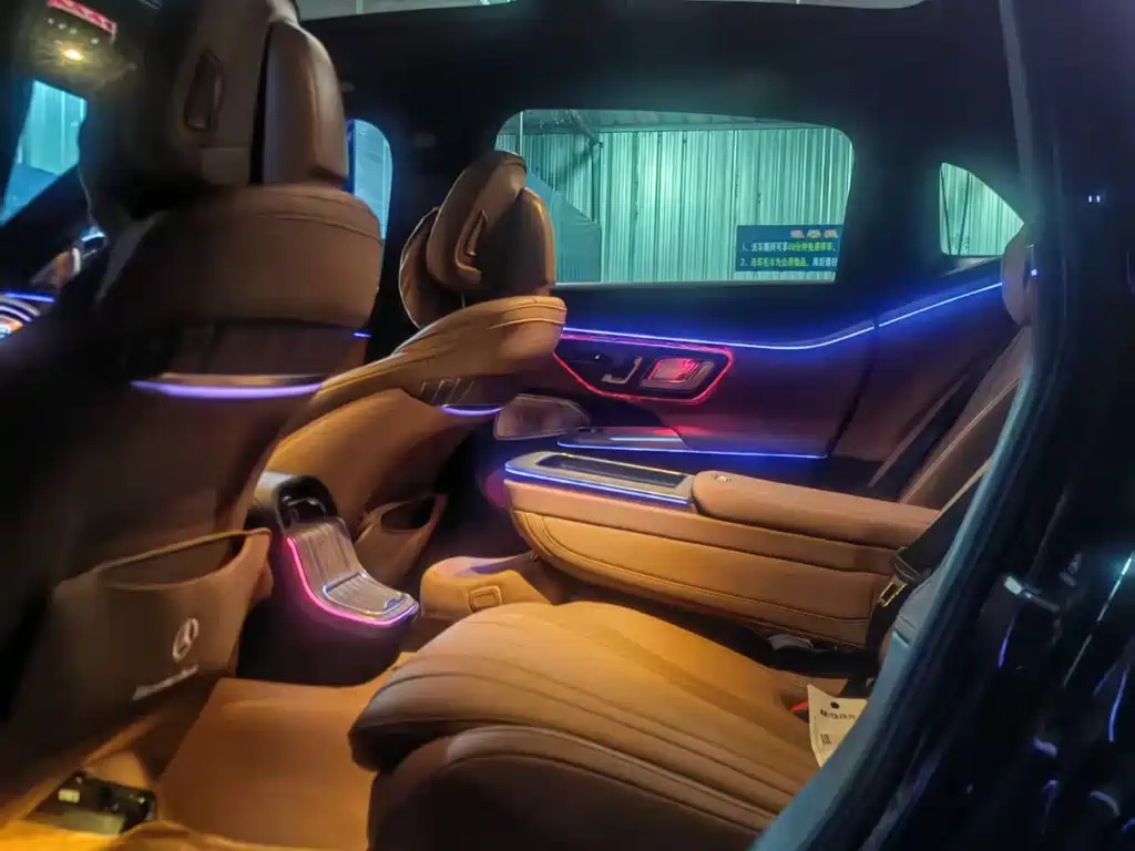 Mercedes-Benz E-Class — миниатюра 5