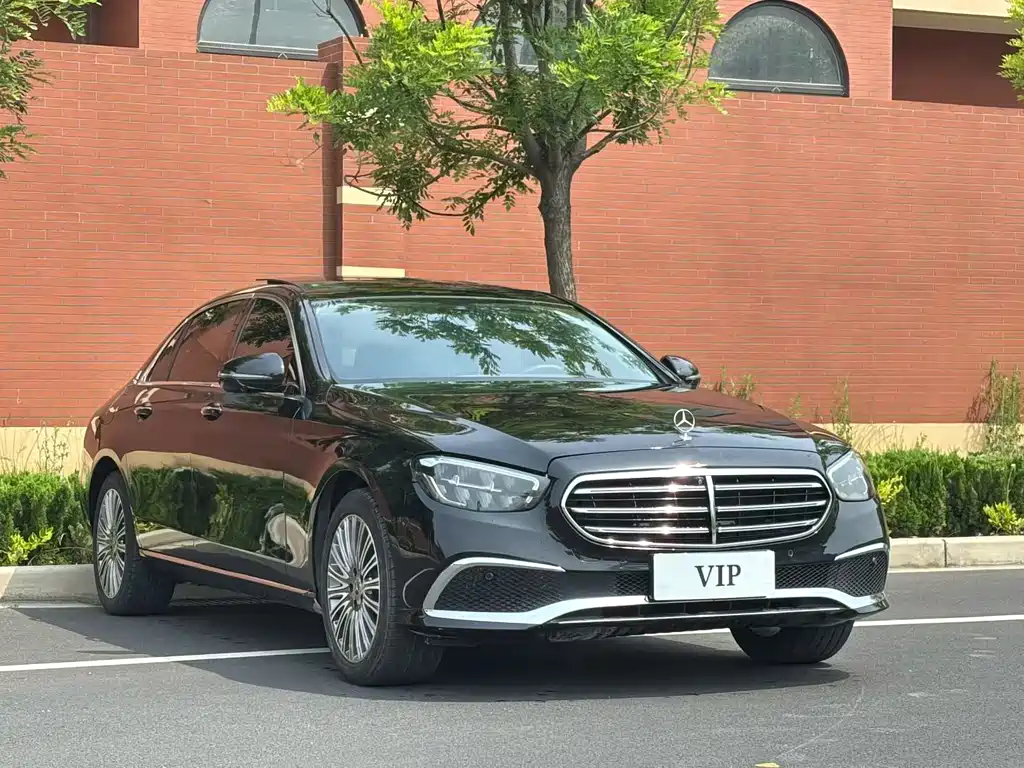 Mercedes-Benz E-Class — миниатюра 3