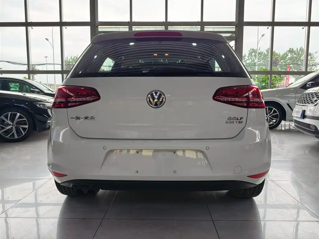 Volkswagen Golf 2017 230TSI AT Comfort