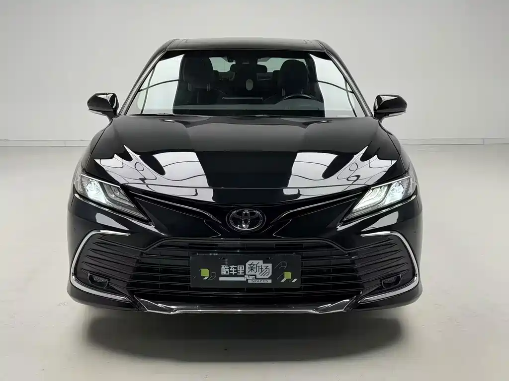 Toyota Camry — миниатюра 2