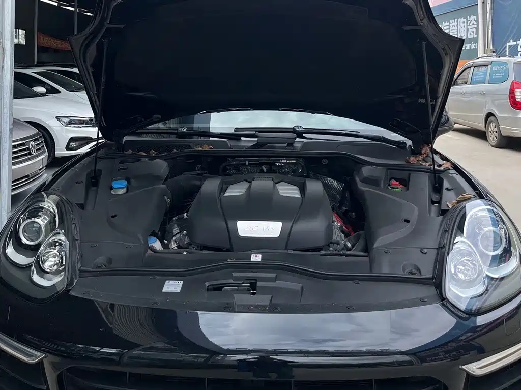 Porsche Cayenne — миниатюра 27