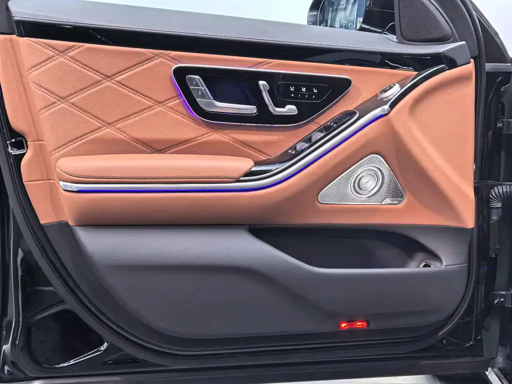 Mercedes-Benz S-Class — миниатюра 9